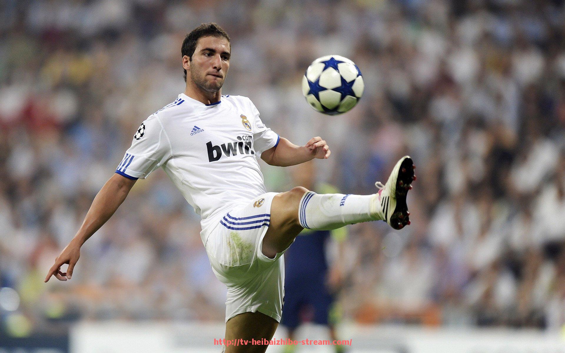 黑白体育直播-意甲球队在欧冠中遭遇争议判罚的案例